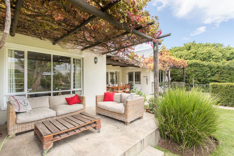 To Let 4 Bedroom Property for Rent in Rondebosch Western Cape